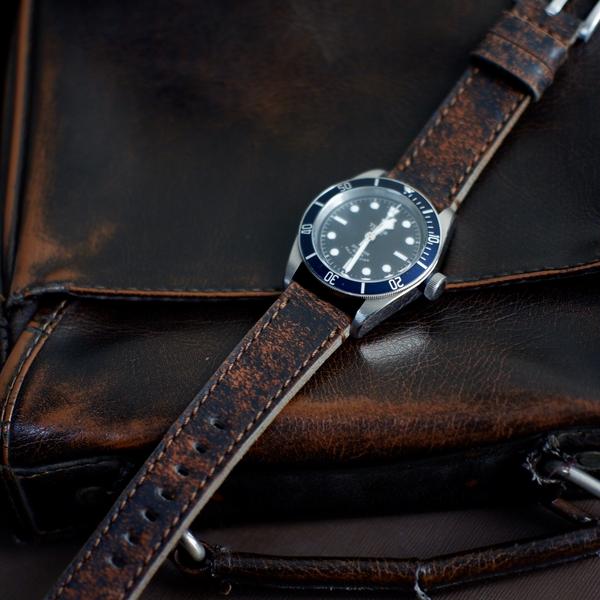 Tudor Straps - Blackbay Serie