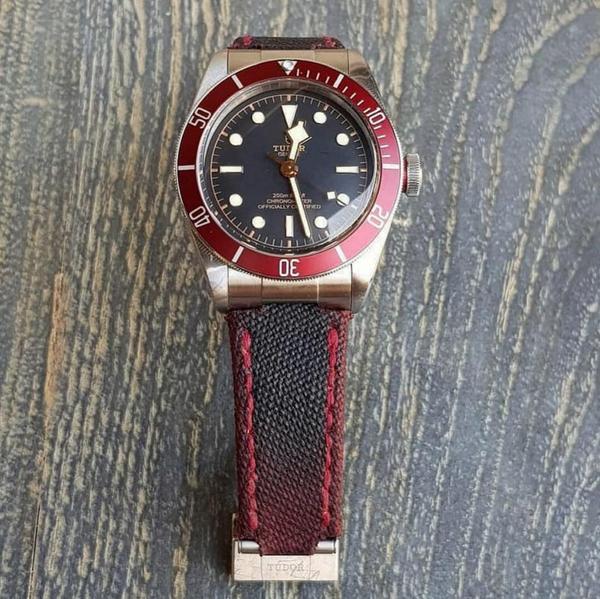 Tudor Straps - Two Tone Canvas Black-Red