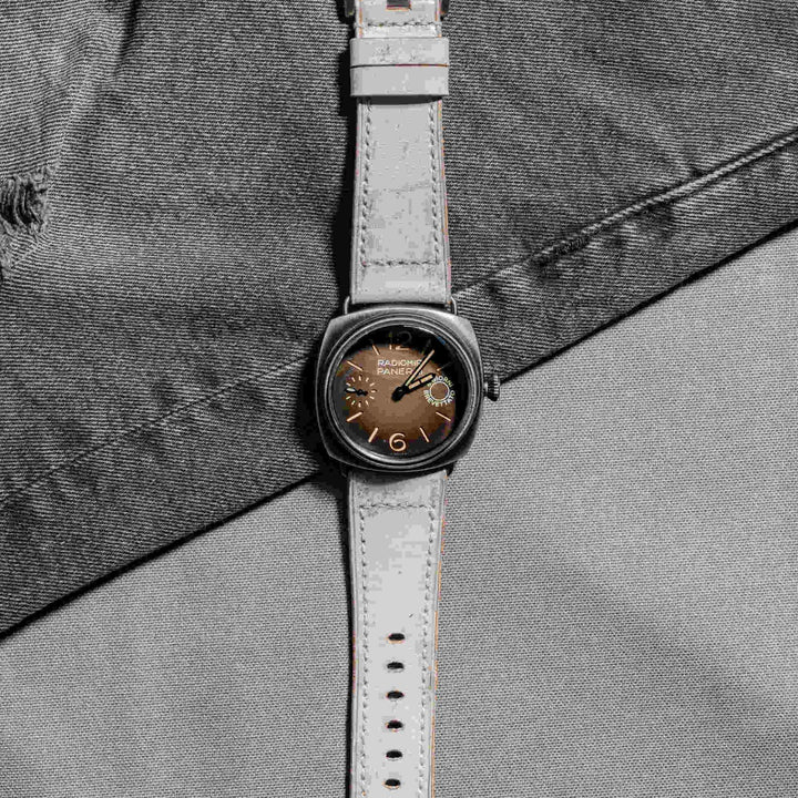 Vague White Strap